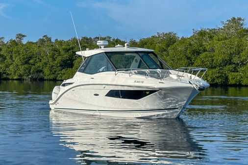 Sea Ray 320 Sundancer Outboard image