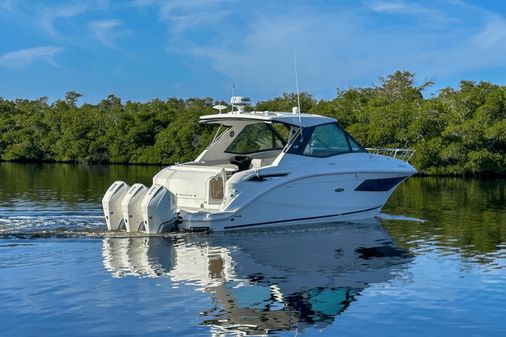 Sea Ray 320 Sundancer Outboard image