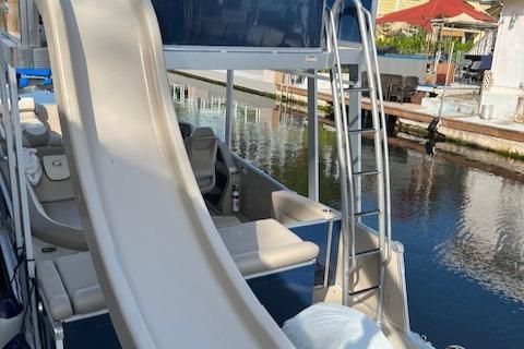 Avalon Catalina 2585 Cruise Funship