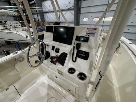 Cobia 237-CENTER-CONSOLE image