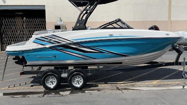 Bayliner VR5 Bowrider I/O 