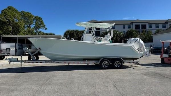 Pair Customs 28 Center Console 