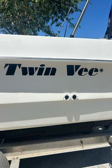 Twin Vee 26 CC image