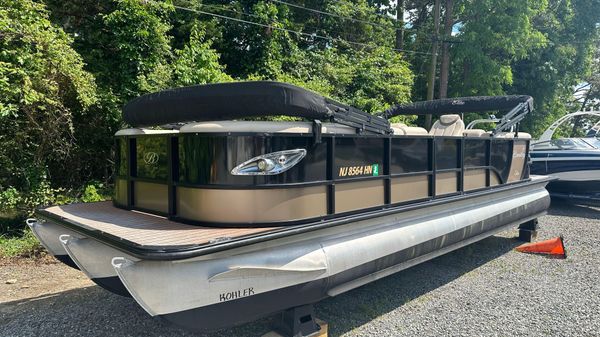 Bentley Pontoons 250 Elite