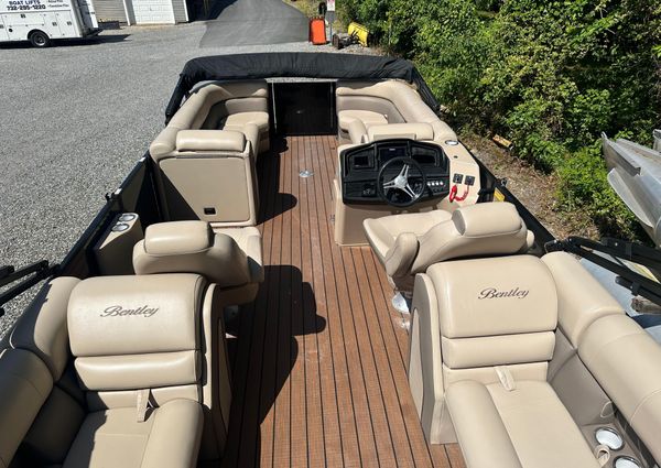 Bentley-pontoons 250-ELITE image