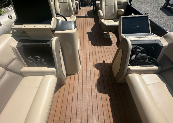 Bentley-pontoons 250-ELITE image