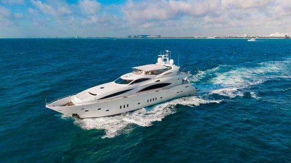 Sunseeker 105 Yacht