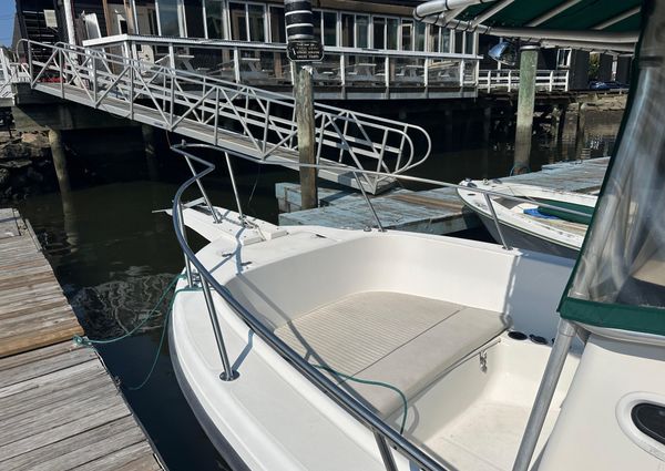 Boston-whaler 230-OUTRAGE image