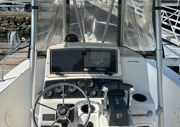 Boston-whaler 230-OUTRAGE image