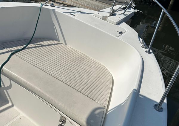 Boston-whaler 230-OUTRAGE image