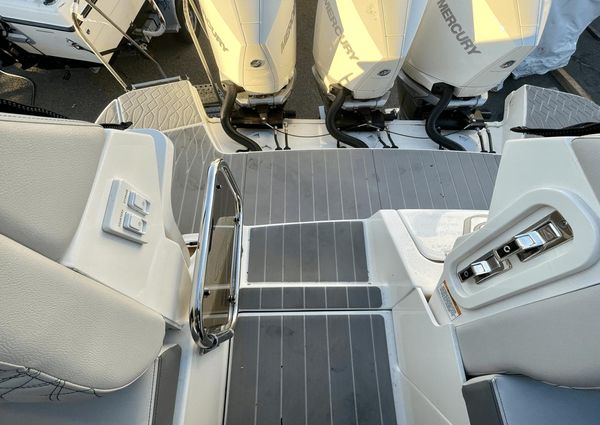 Sea Ray 370 Sundancer image