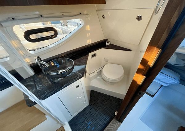 Sea Ray 370 Sundancer image