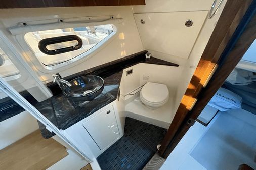 Sea Ray 370 Sundancer image