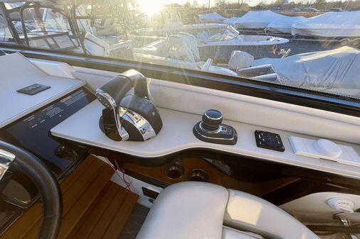 Sea Ray 370 Sundancer image