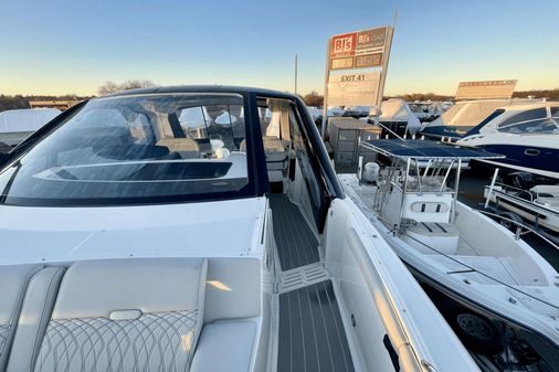 Sea Ray 370 Sundancer image