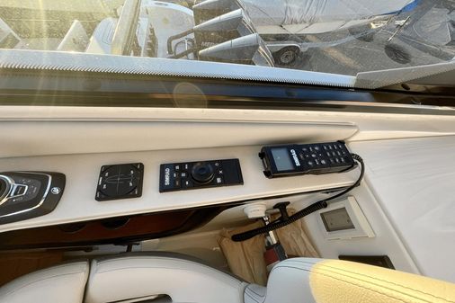 Sea Ray 370 Sundancer image