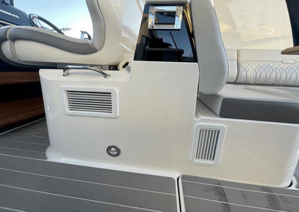 Sea Ray 370 Sundancer image