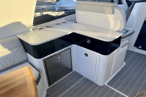 Sea Ray 370 Sundancer image