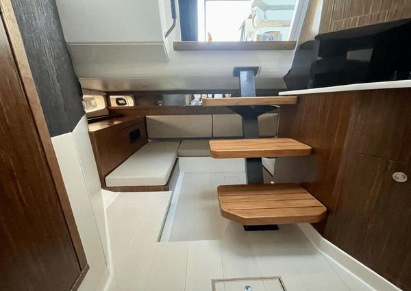 Sea Ray 370 Sundancer image