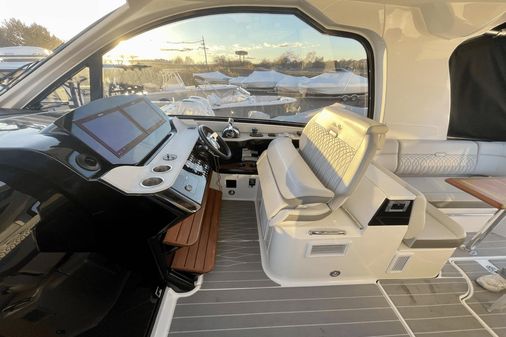 Sea Ray 370 Sundancer image