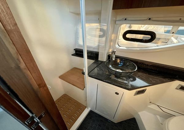 Sea Ray 370 Sundancer image