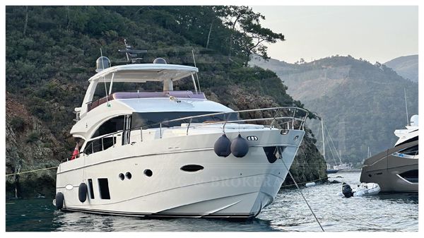 Princess Flybridge 72 Motor Yacht 