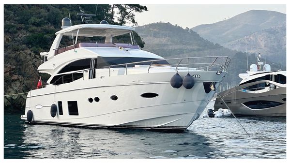 Princess Flybridge 72 Motor Yacht image