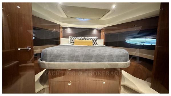 Princess Flybridge 72 Motor Yacht image