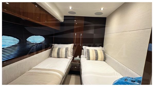 Princess Flybridge 72 Motor Yacht image