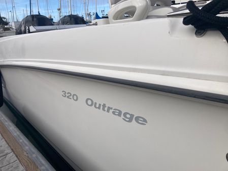 Boston Whaler 320 Outrage image