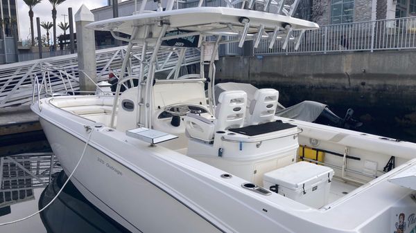 Boston Whaler 320 Outrage 