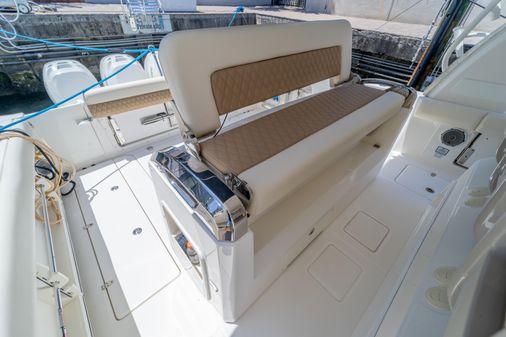 Boston Whaler 420 Outrage image