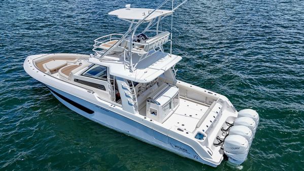 Boston Whaler 420 Outrage image