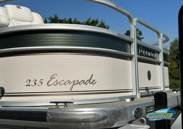 Premier 235-ESCAPADE image