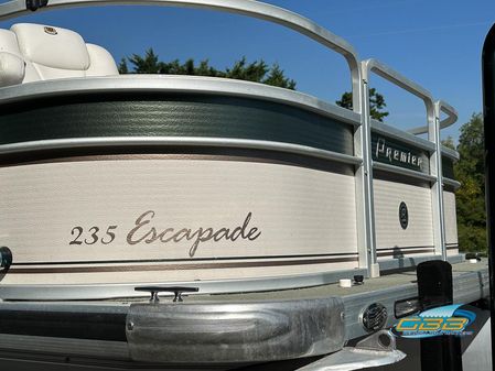 Premier 235-ESCAPADE image