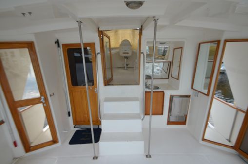 CHB 42 Sundeck image