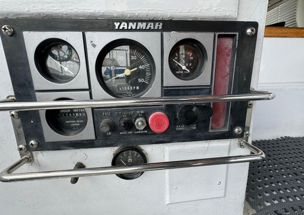 Challenger AFT-COCKPIT image