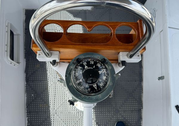 Challenger AFT-COCKPIT image