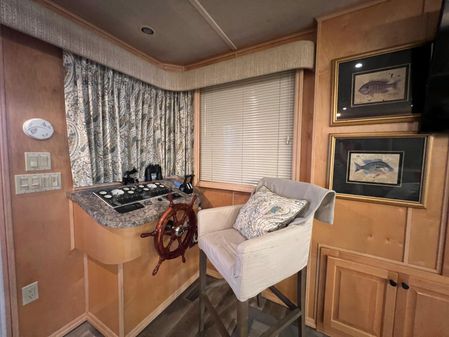 Starlite 16x68 Houseboat image
