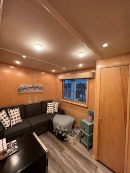 Starlite 16x68 Houseboat image