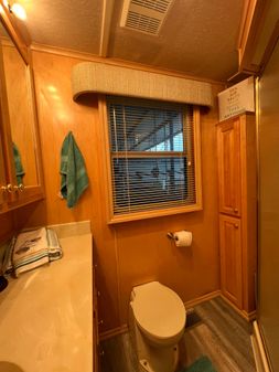 Starlite 16x68 Houseboat image