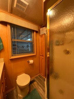 Starlite 16x68 Houseboat image