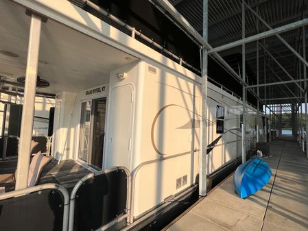 Starlite 16x68 Houseboat image