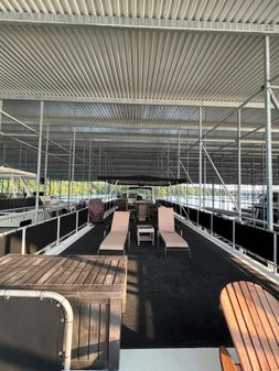 Starlite 16x68 Houseboat image
