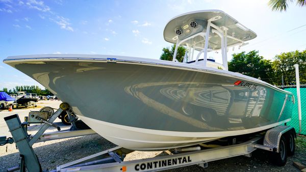 Sea Pro 219 Center Console 