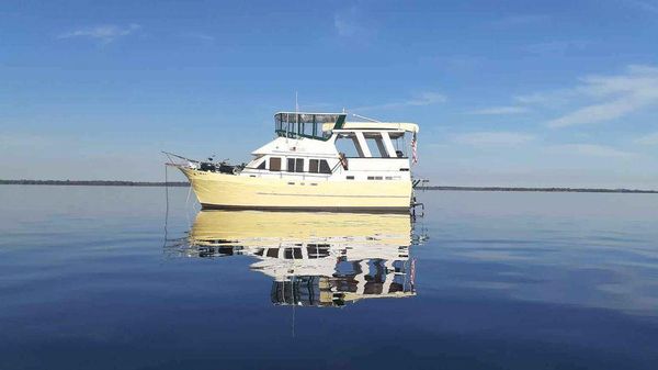 Marine Trader Sundeck 40 