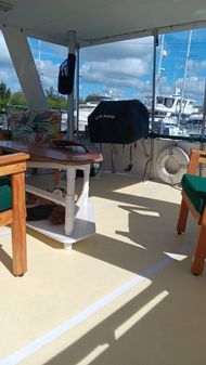 Marine Trader Sundeck 40 image