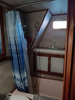 Marine Trader Sundeck 40 image