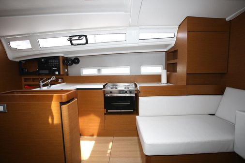 Jeanneau Sun Odyssey 410 image