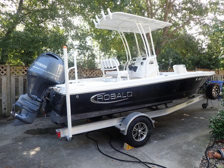 Robalo 206 Cayman image